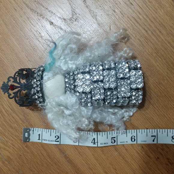 Crazy Lady Queen Bee - Picture 4 of 5